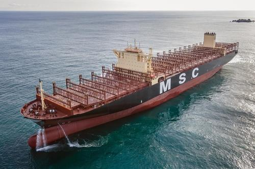 This photo provided by HD Korea Shipbuilding & Offshore Engineering shows a liquefied natural gas container ship built by the company . [YONHAP]