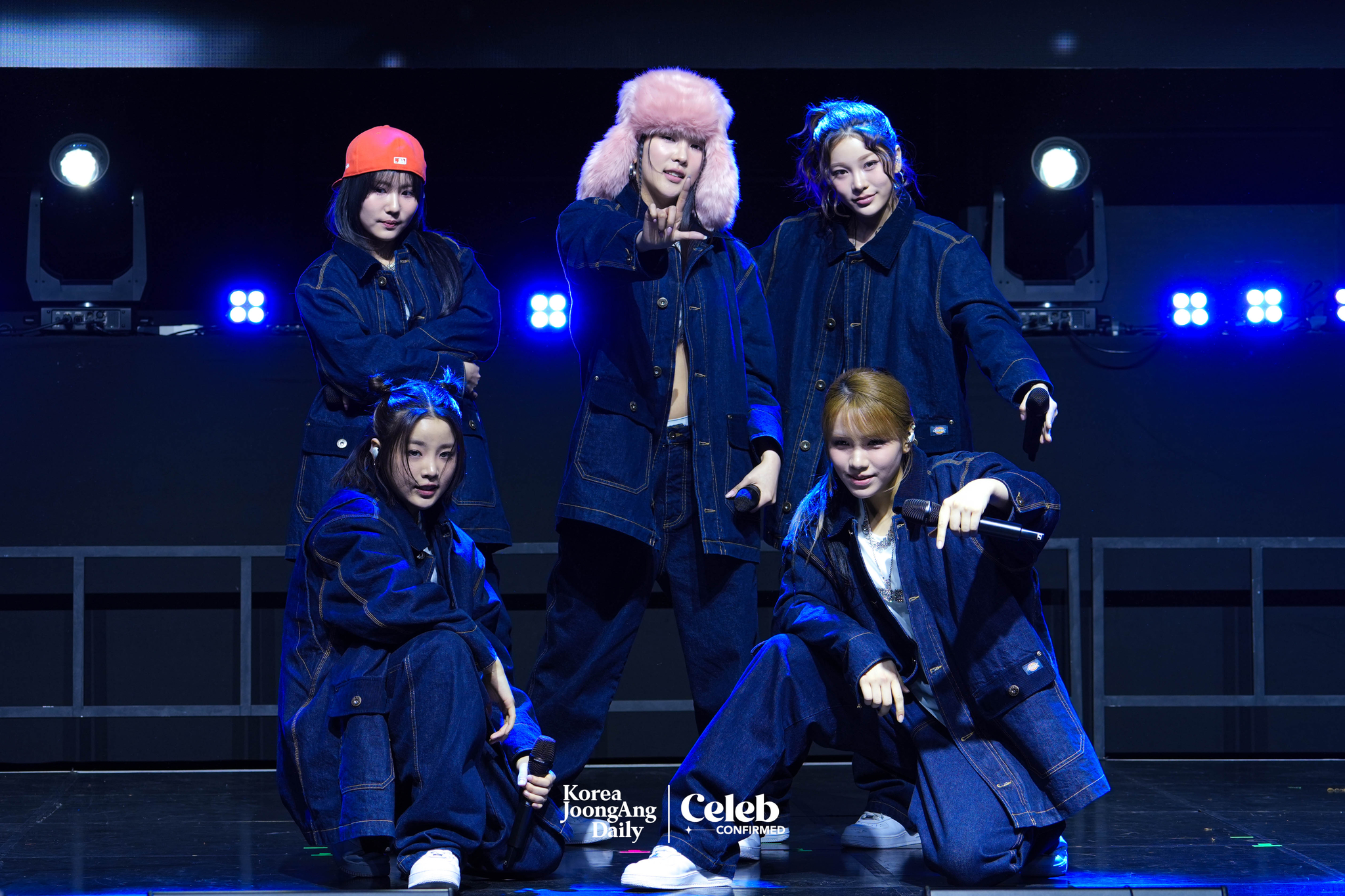 Girl group Young Posse performs the track “XXL” during a showcase held on March 4 at Yes24 Wanderloch Hall in western Seoul. [DANIELA GONZALEZ PEREZ]