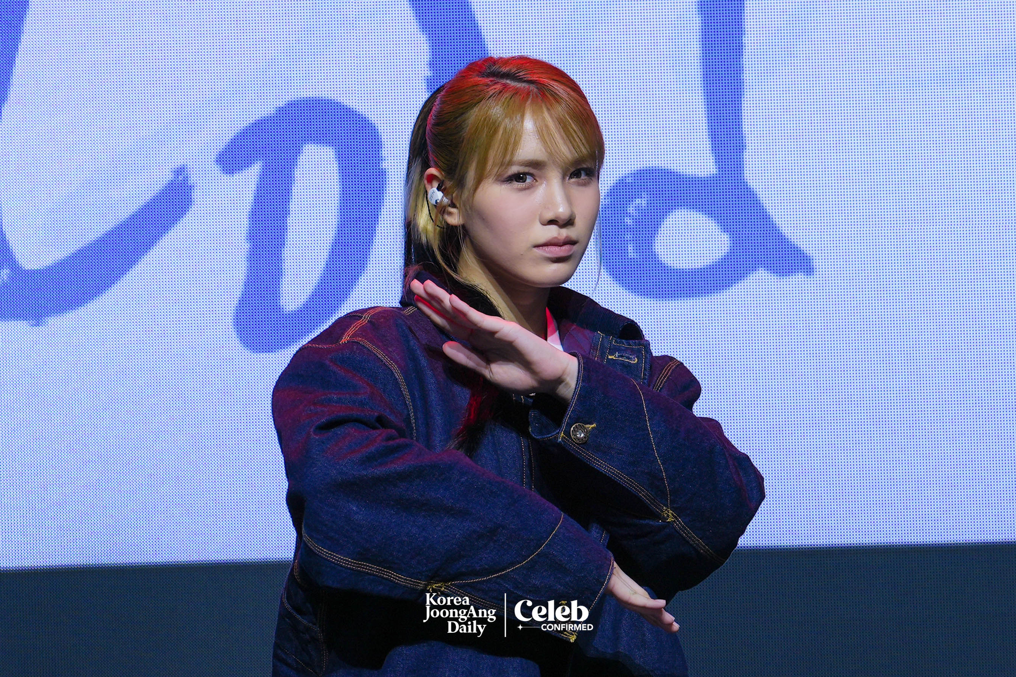 Young Posse's Doeun poses for photos during a showcase held on March 4 at Yes24 Wanderloch Hall in western Seoul for the release of its special album “Cold.” [DANIELA GONZALEZ PEREZ]