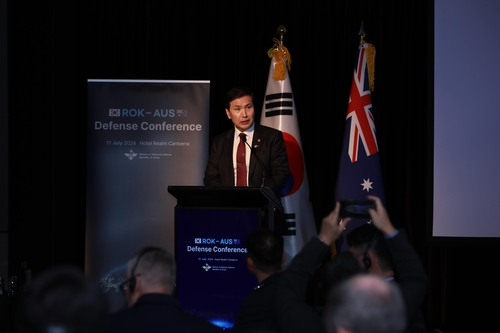 Acting Defense Minister Kim Seon-ho gives an opening address during a bilateral defense conference between Korea and Australia in July 2024. [YONHAP]
