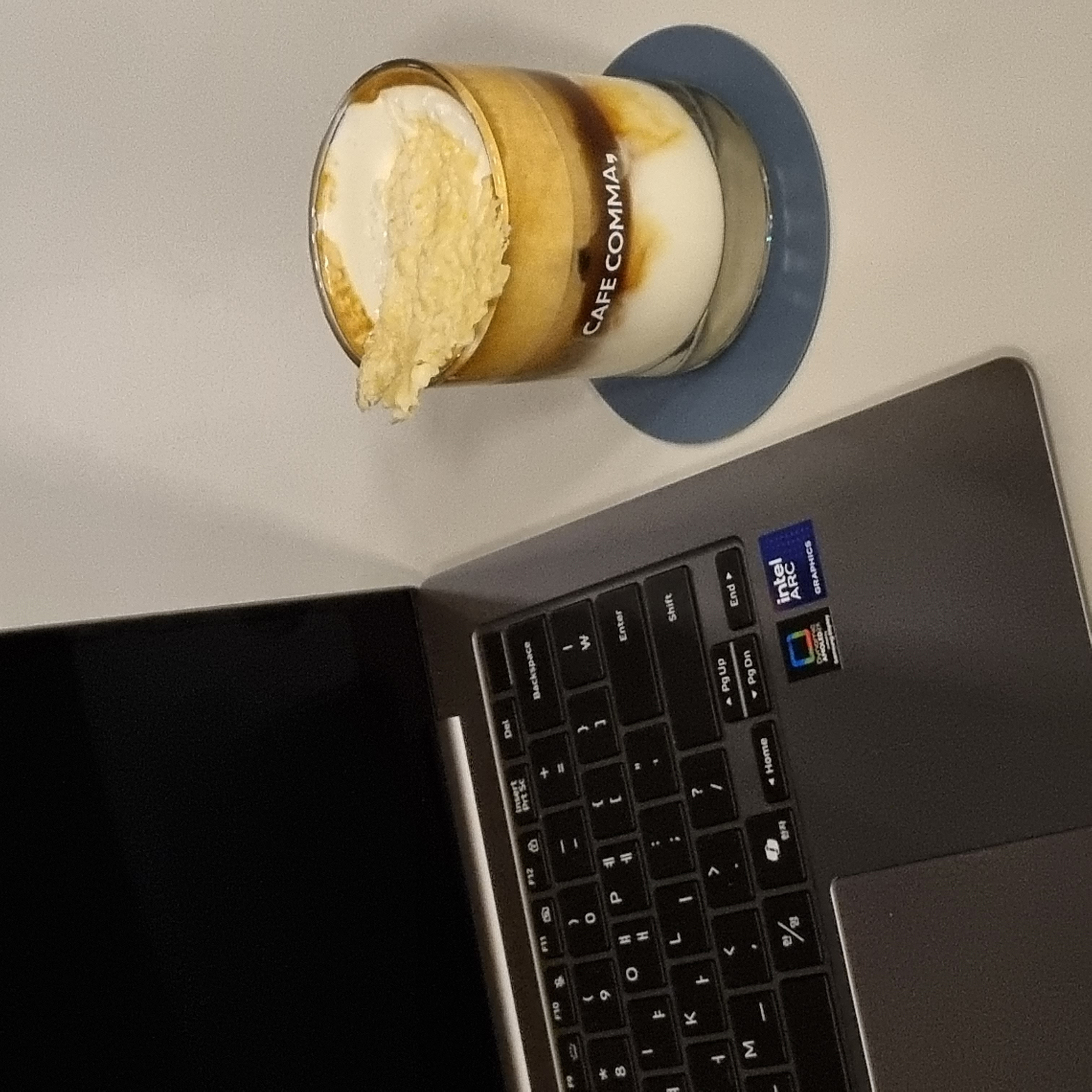 Finding a peaceful place to work is a common interest for many Seoulites. Cafe Comma Hapjeong in Hapjeong-dong, western Seoul, offers an ideal space for just that. [KIM DONG-EUN]
