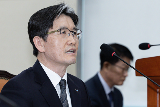Oh Dong-woon, the head of Corruption Investigation Office for High-ranking Officials (CIO) attends a parliamentary questioning at the National Assembly in Yeouido, western Seoul, on Feb. 25. [NEWS1] 