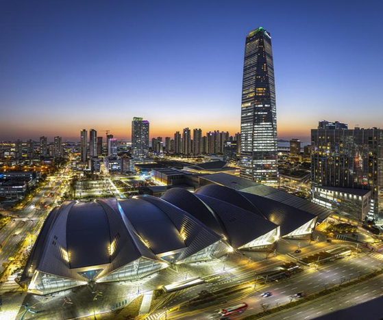 A view of Songdo in Incheon, a district designated as a free economic zone where schools and research and convention centers are located. [INCHEON METROPOLITAN GOVERNMENT]