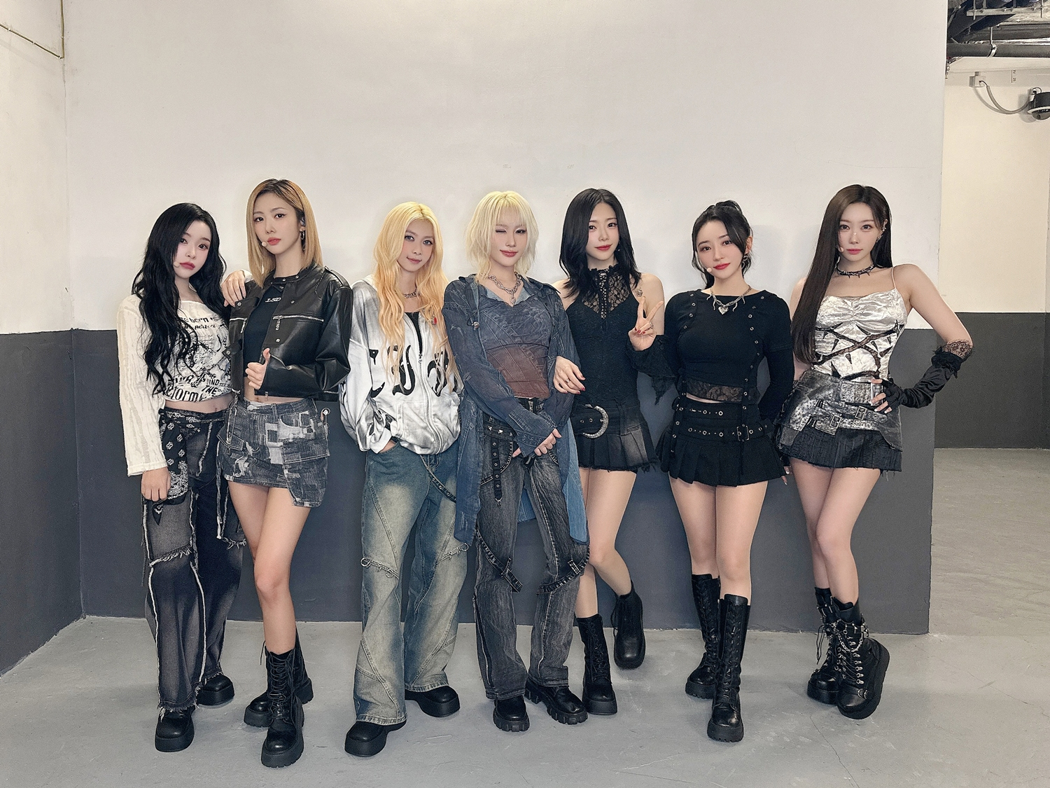 Girl group Dreamcatcher during its concert in Macau on March 2 [DREAMCATCHER COMPANY]
