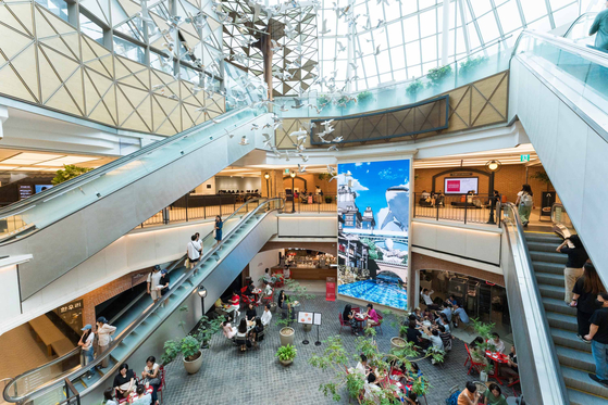 Visitors at a cafe on Shinsegae Central City's first floor [SHINSEGAE CENTRAL CITY]