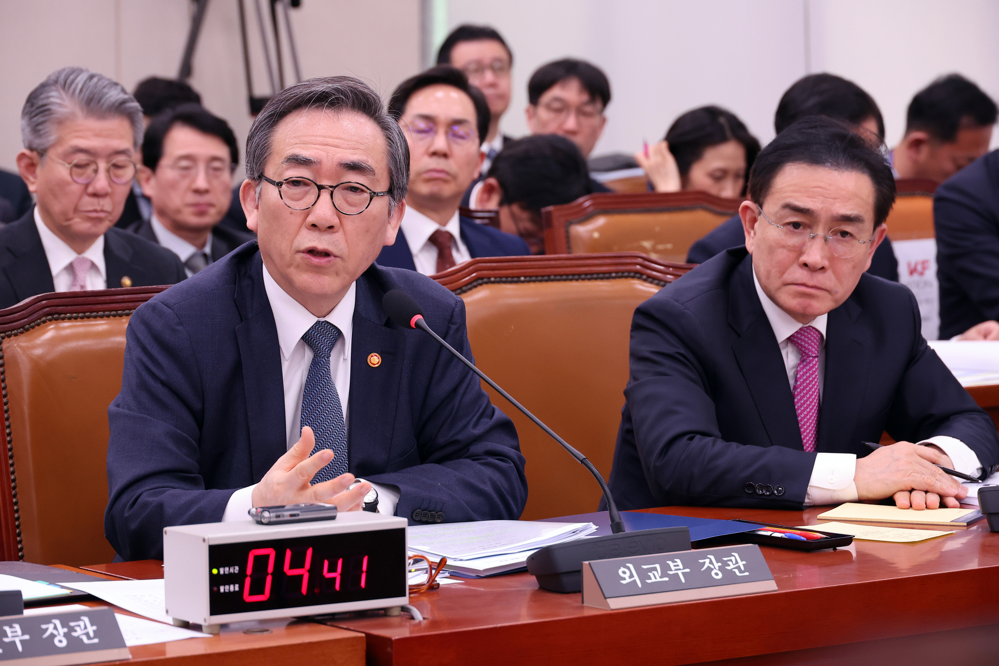 At the Foreign Affairs and Unification Committee of the National Asembly on March 11, Korean Foreign Minister Cho Yae-yul(left) is answering law makers' questions. [Yonhap]
