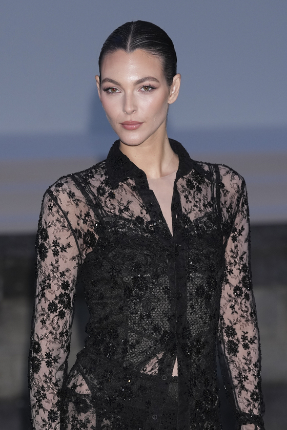 Vittoria Ceretti upon arrival at the Balenciaga Fall/Winter 2025-2026 Womenswear collection presented in Paris, March 9. [AP/YONHAP]