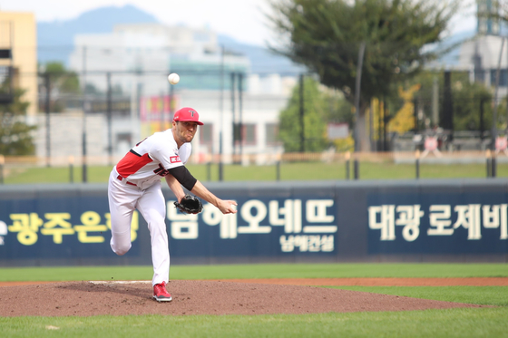 Kia Tigers ace James Naile pitches during a training game against Sangmu Phoenix at Gwangju Kia Champions Field in Gwangju on Oct 9. 2024 [KIA TIGERS]