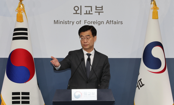 Foreign Ministry spokesperson Lee Jae-woong speaks during a press briefing in central Seoul on March 13. [YONHAP] 