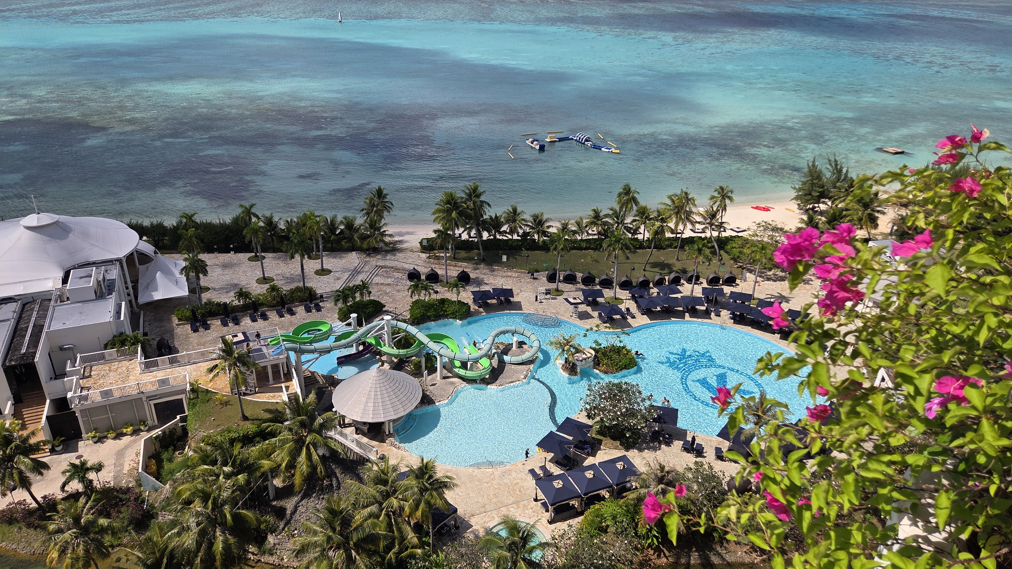 A view of the swimming pool at the Kensington Hotel Saipan [YOON SO-YEON]