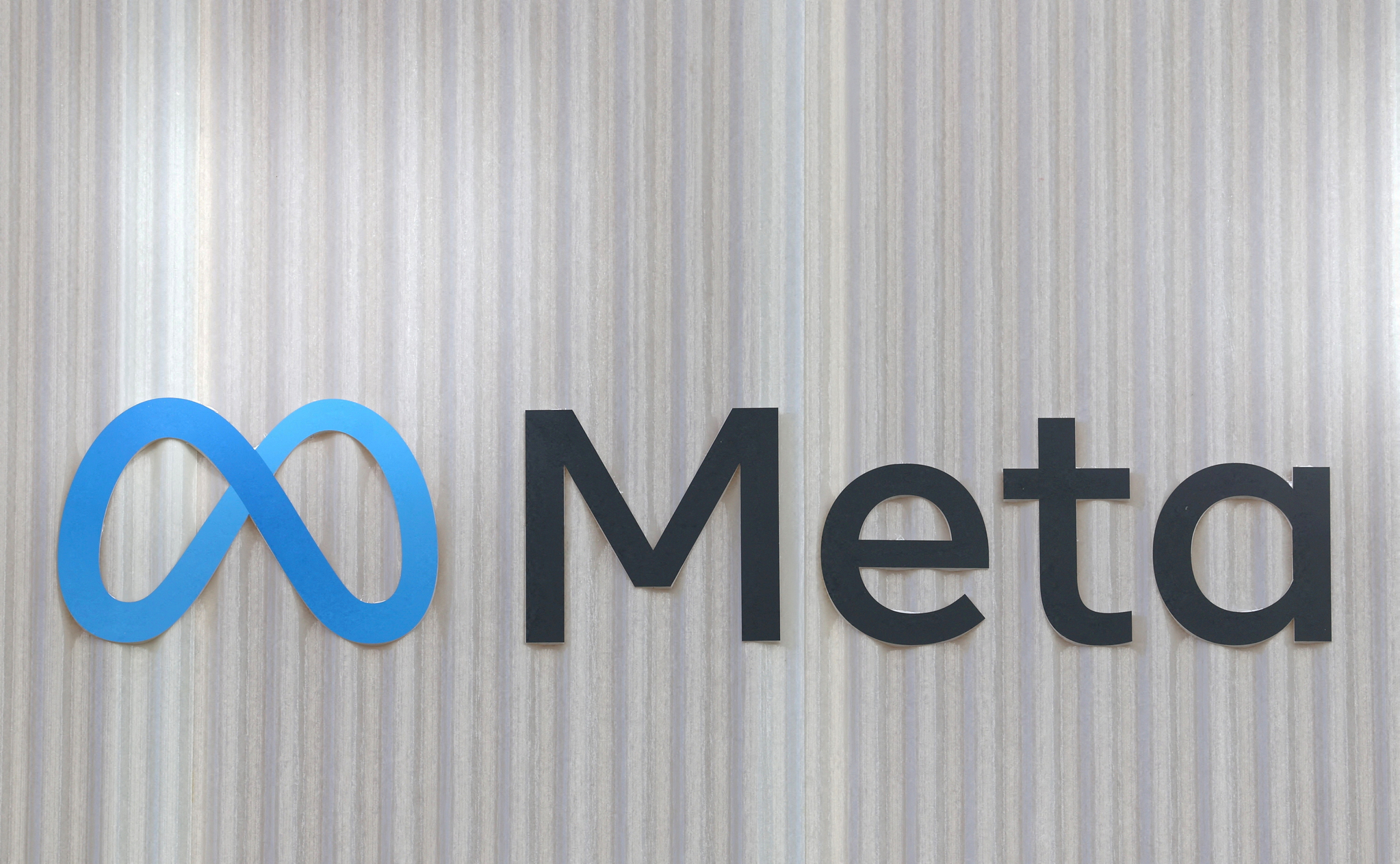  The logo of Meta is seen at the entrance of the company's temporary stand ahead of the World Economic Forum in Davos, Switzerland, on Jan. 18. [REUTERS/YONHAP]