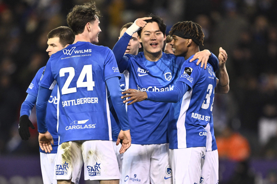KRC Genk forward Oh Hyeon-gyu, second from right, celebrates with his teammates during a Belgian Pro League match against Union Saint-Gilloise at Cegeka Arena in Belgium on March 15. [AFP/YONHAP] 