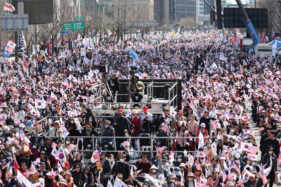 Protesters against President Yoon Suk Yeol's impeachment rally at Sejong-daero in central Seoul, on March 15. [YONHAP] 