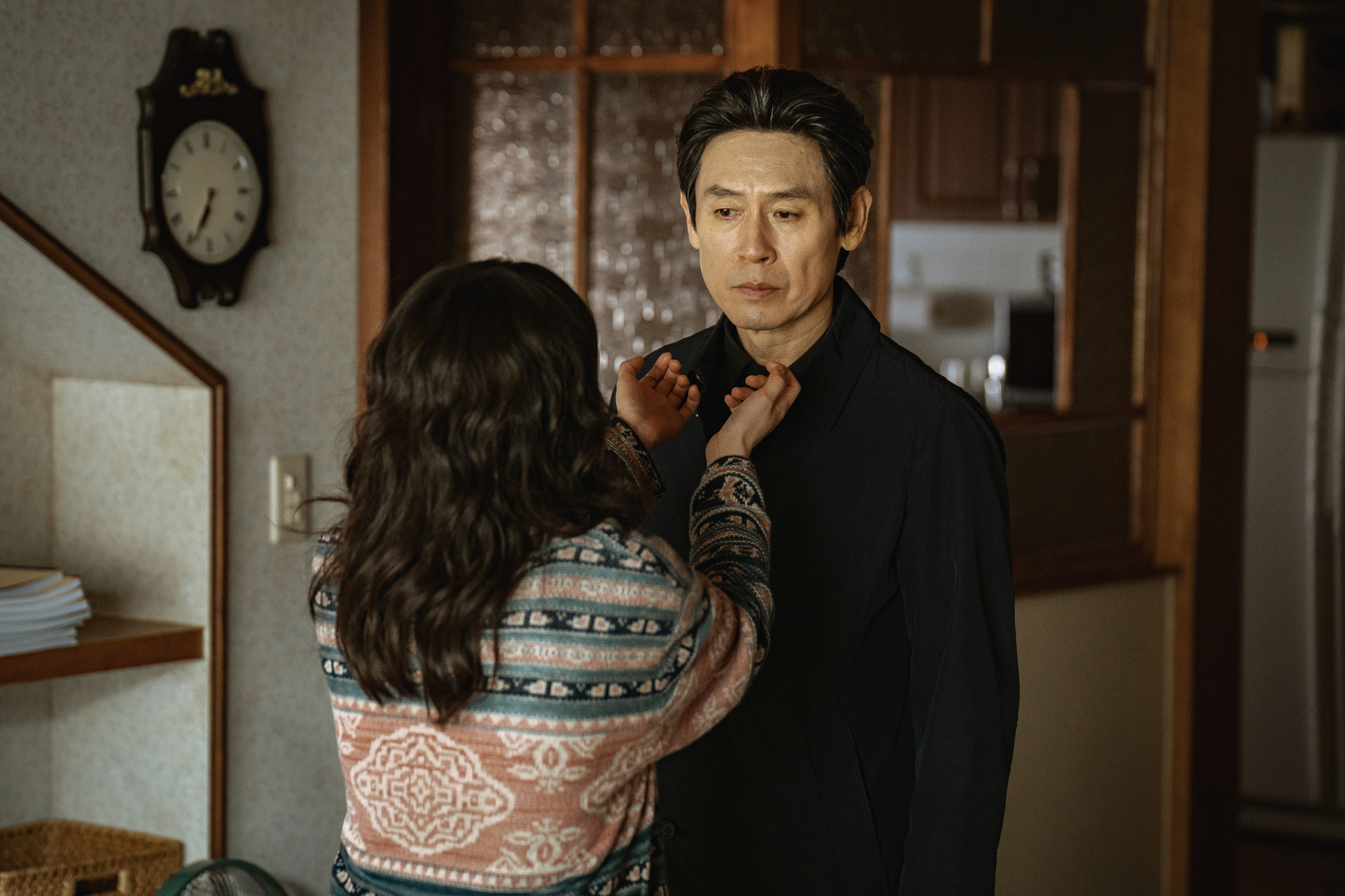 A still from ″Hyper Knife,″ featuring actors Park Eun-bin, left, and Sul Kyung-gu [WALT DISNEY COMPANY KOREA]