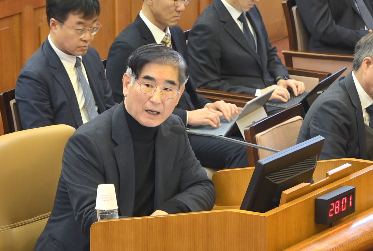 Former Defense Minister Kim Yong-hyun speaks during President Yoon Suk Yeol's impeachment trial at the Constitutional Court in Jongno District, central Seoul, on Jan. 23. [CONSTITUTIONAL COURT] 