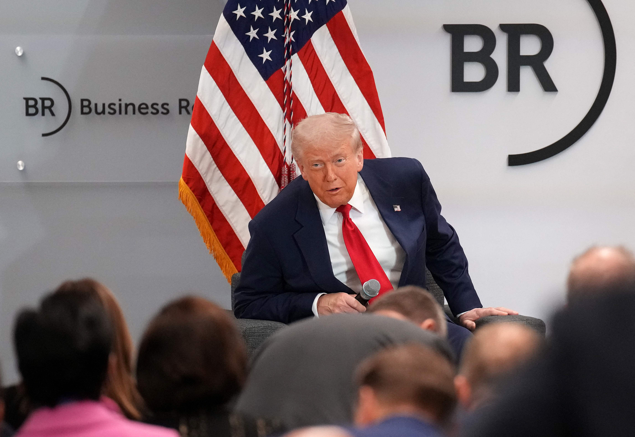 President Donald Trump delivers remarks at the Business Roundtable's quarterly meeting at the Business Roundtable headquarters on March 11 in Washington, DC. [GETTY/YONHAP]
