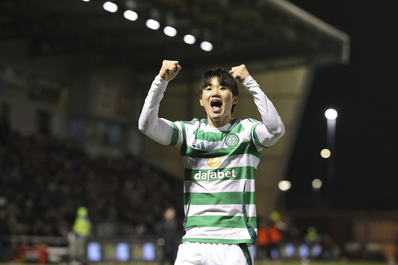 Celtic winger Yang Hyun-jun celebrates during a Scottish Premiership match against St. Mirren in Scotland on March 1. [AP/YONHAP] 