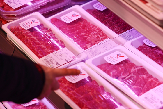 U.S. beef is displayed at a supermarket in Seoul March 12. [YONHAP]