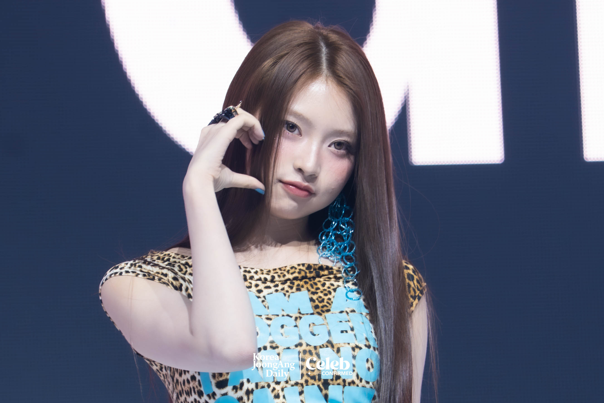KiiiKiii's Haum poses for photos during a showcase held on March 24 at the Blue Square in central Seoul, for the release of its first EP “Uncut Gem.” [DANIELA GONZALEZ PEREZ]