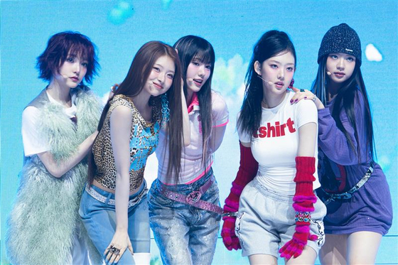 Members of newly-debuted girl group KiiiKiii perform the group's song ″I Do Me″ during a showcase held on March 24 at the Bluesquare Mastercard Hall music venue in central Seoul. [DANIELA GONZALEZ PEREZ]