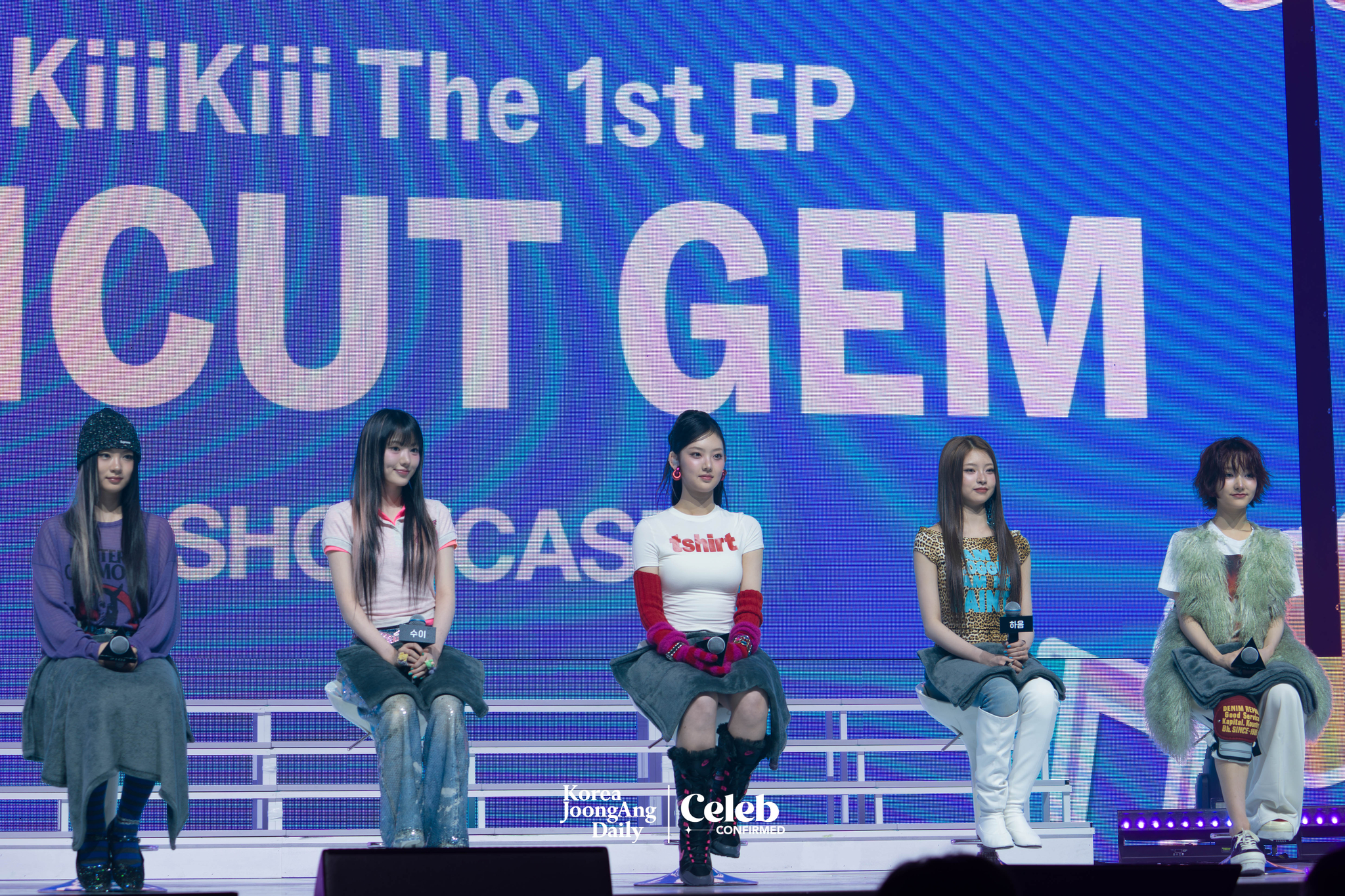 KiiiKiii answers reporters’ questions during a showcase held on March 24 at the Blue Square in central Seoul, for the release of its first EP “Uncut Gem.” [DANIELA GONZALEZ PEREZ]