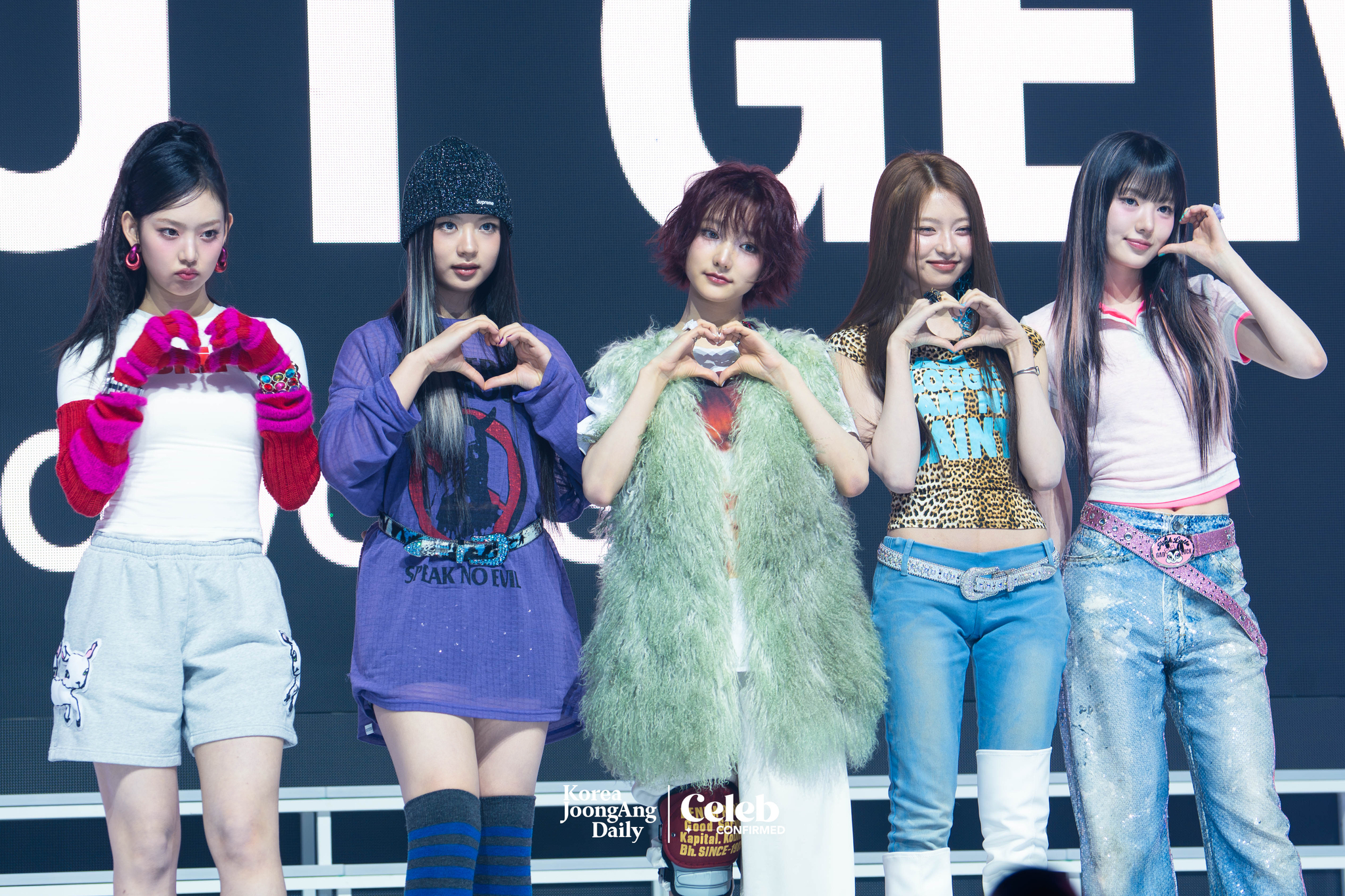 Girl group KiiiKiii poses for photos during a showcase held on March 24 at the Blue Square in central Seoul, for the release of its first EP “Uncut Gem.” [DANIELA GONZALEZ PEREZ]