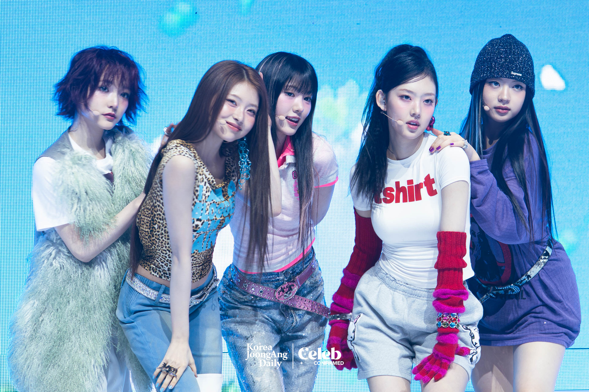 Girl group KiiiKiii performs lead track “I Do Me” during a showcase held on March 24 at the Blue Square in central Seoul. [DANIELA GONZALEZ PEREZ]