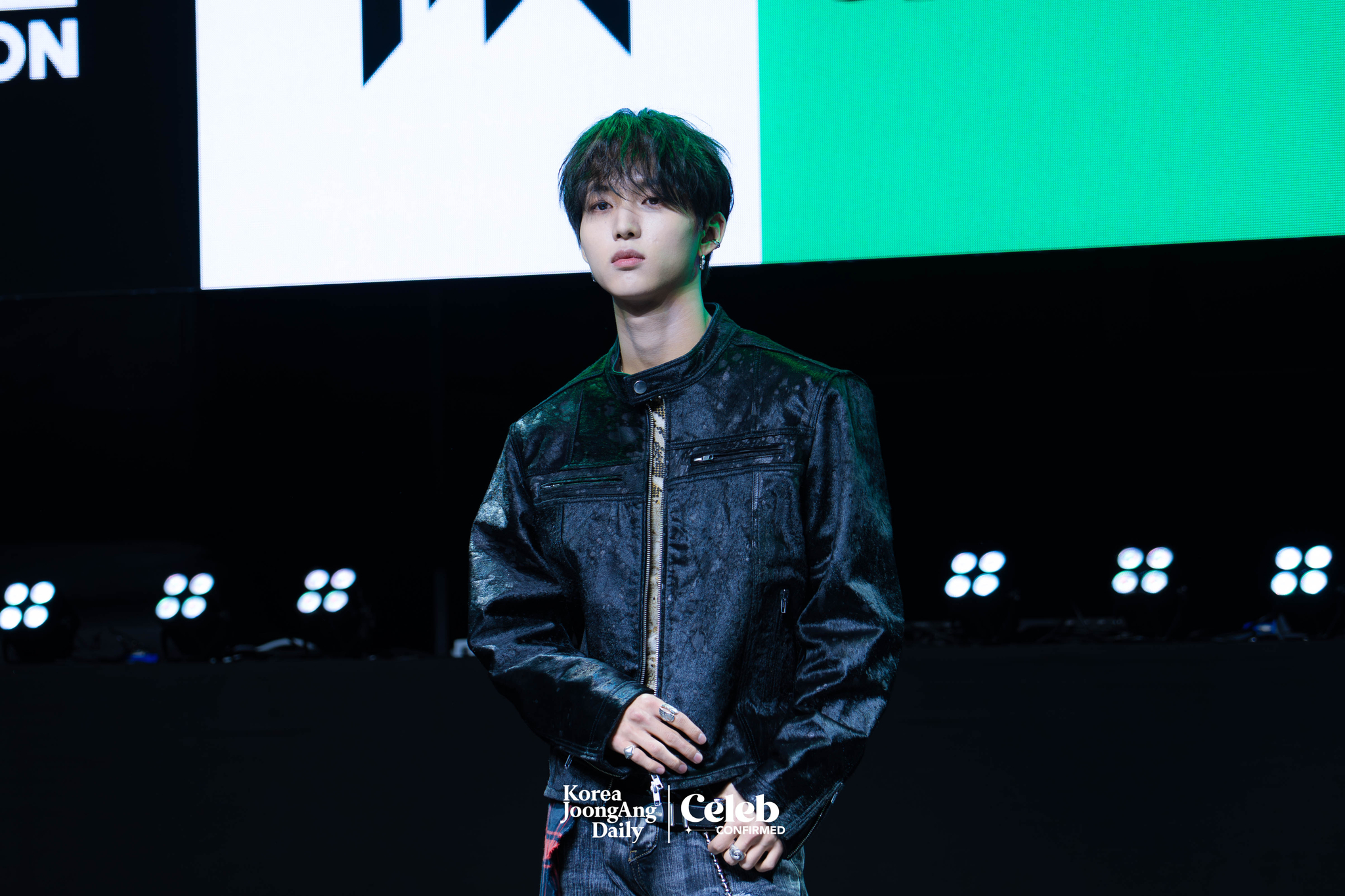 TNX's Hwi poses for photos during a showcase held on March 26 at Yes24 Wanderloch Hall in western Seoul for the release of its fourth EP “For Real?” [DANIELA GONZALEZ PEREZ]