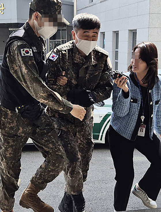 Army Chief of Staff Gen. Park An-su, former martial law commander, enters a court martial in central Seoul for his trial over his alleged role in the Dec. 3 martial law operations on March 26. [YONHAP] 