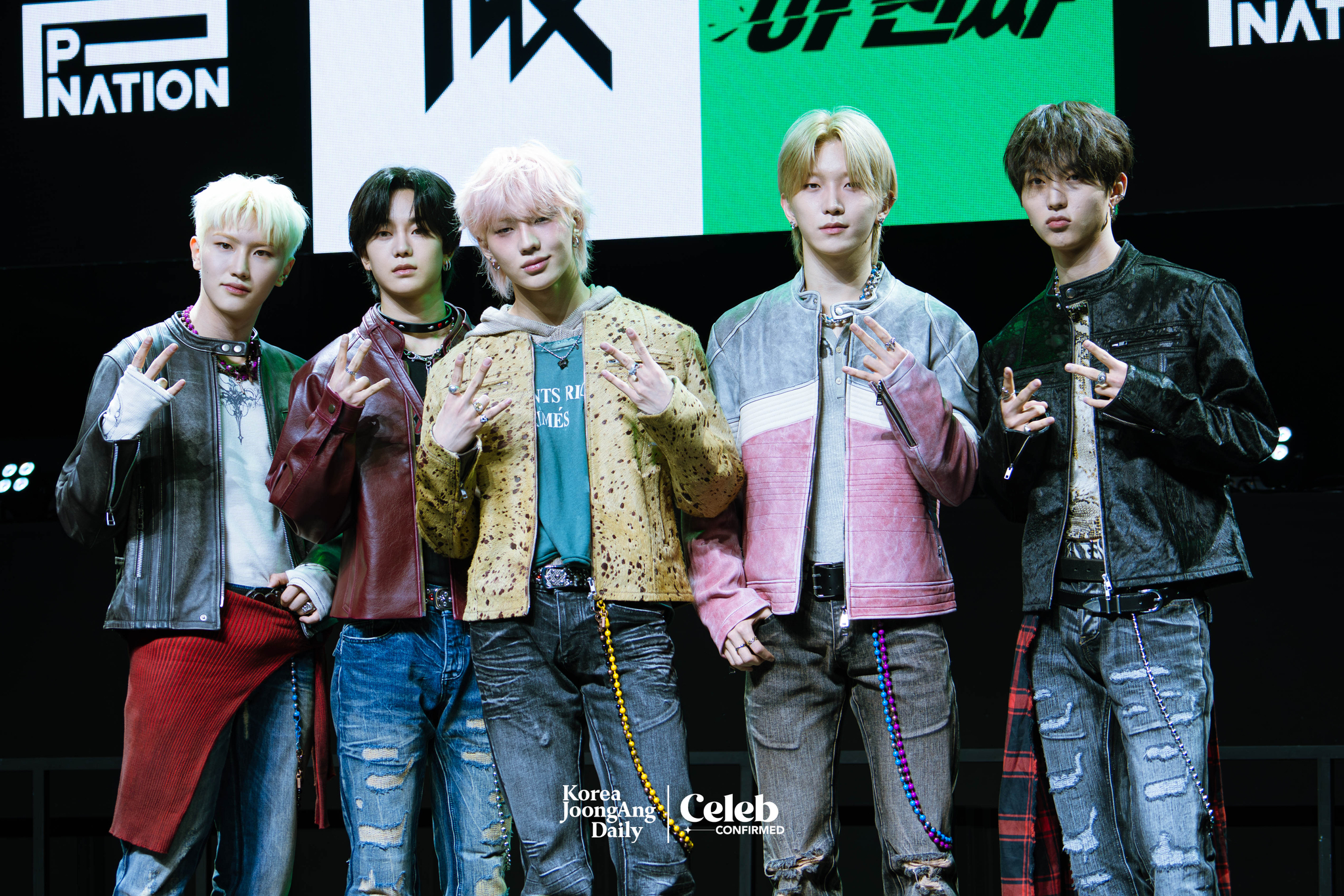 Boy band TNX poses for photos during a showcase held on March 26 at Yes24 Wanderloch Hall in western Seoul for the release of its fourth EP “For Real?” [DANIELA GONZALEZ PEREZ]