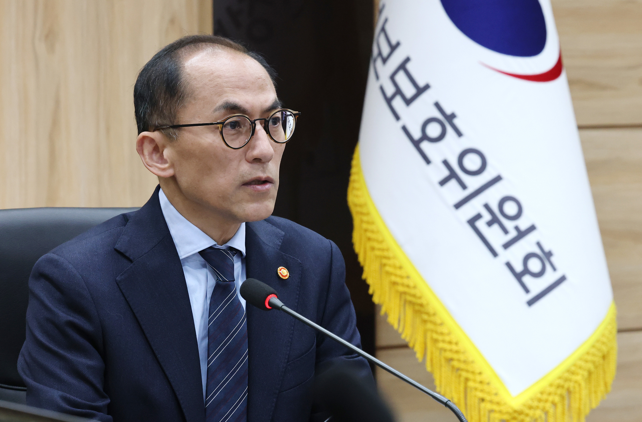 This photo taken March 27, 2025, shows Personal Information Protection Commission Chair Ko Hak-soo, during a media briefing at the government complex in Seoul. [NEWS1] 