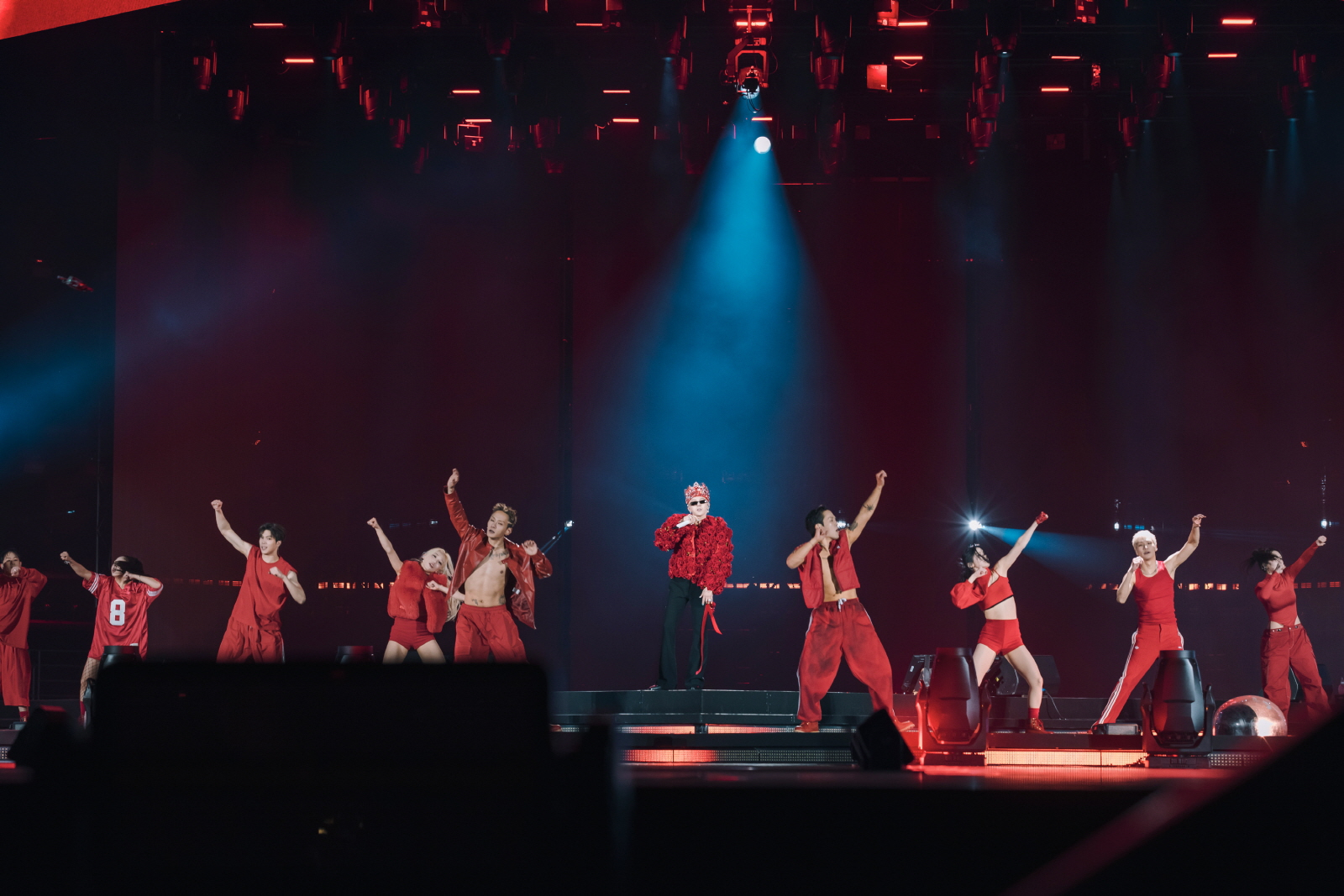 Singer G-Dragon performs during the domestic leg of his “Ubermensch” world tour, which took place on March 29 and 30 at Goyang Stadium in Goyang, Gyeonggi. [GALAXY CORPORATION]