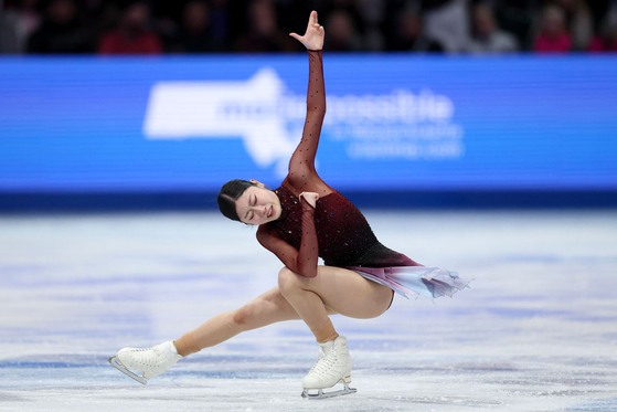 Lee Hae-in competes at the 2025 ISU World Figure Skating Championships at TD Garden in Boston, Massachusetts, on March 28. [AFP/YONHAP]  