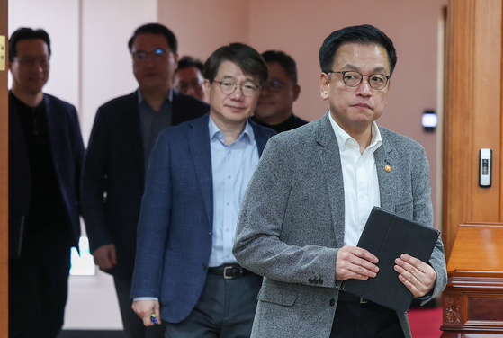 Deputy Prime Minister and Finance Minister Choi Sang-mok in central Seoul on March 30 [NEWS1]
