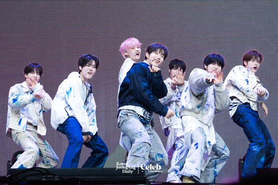 Boy band Close Your Eyes performs the B-side track “Upside Down” during a showcase held at the Yes24 Live Hall in eastern Seoul on April 2 for the release of the first EP “Eternalt.” [DANIELA GONZALEZ PEREZ]