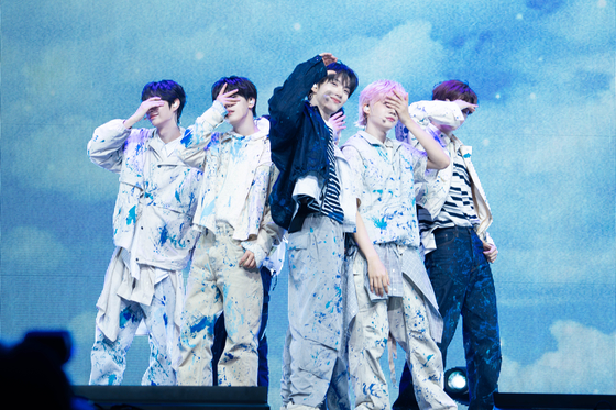 Members of new boy band Close Your Eyes perform the band's new song ″All My Poetry″ during their debut showcase held on April 2 at the Yes24 Live Hall music venue in eastern Seoul. [DANIELA GONZALEZ PEREZ]