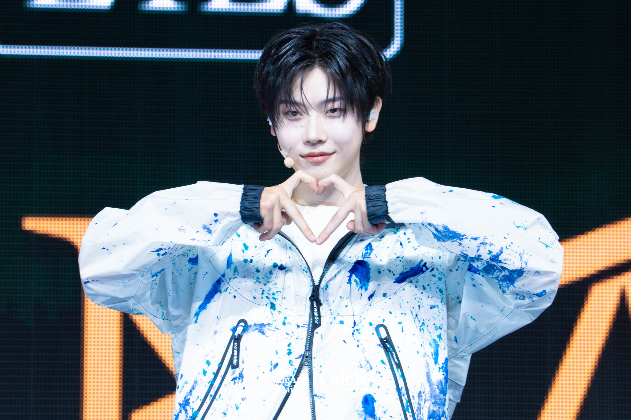 Close Your Eyes' Jang Yeo-jun poses for photos during a showcase held at the Yes24 Live Hall in eastern Seoul on April 2 for the release of the first EP “Eternalt.” [DANIELA GONZALEZ PEREZ]