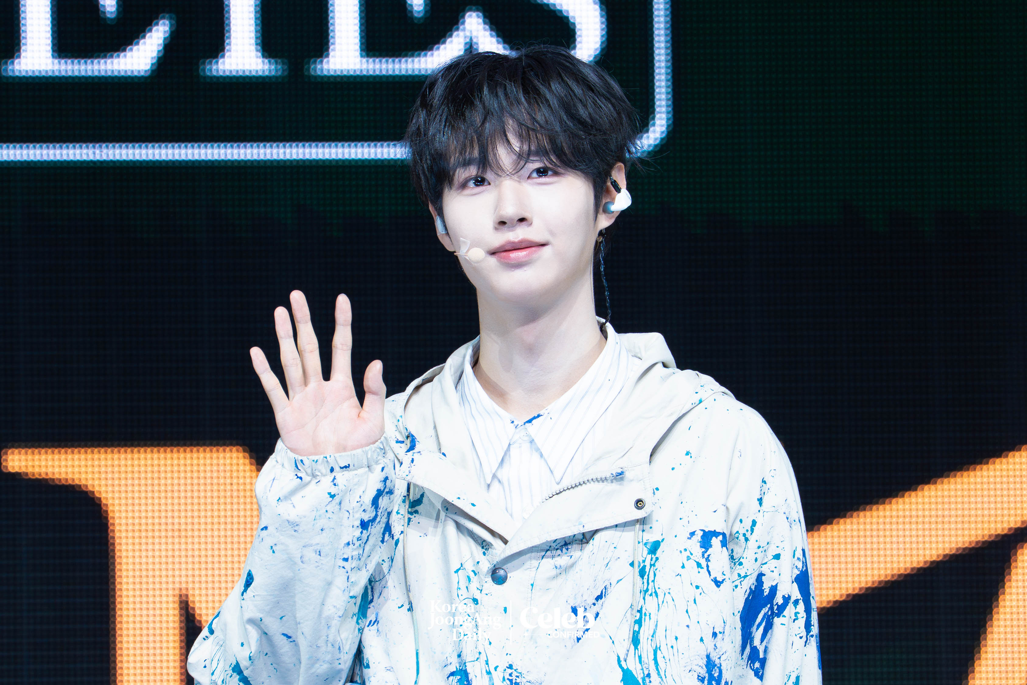Close Your Eyes' Kim Sung-min poses for photos during a showcase held at the Yes24 Live Hall in eastern Seoul on April 2 for the release of the first EP “Eternalt.” [DANIELA GONZALEZ PEREZ]
