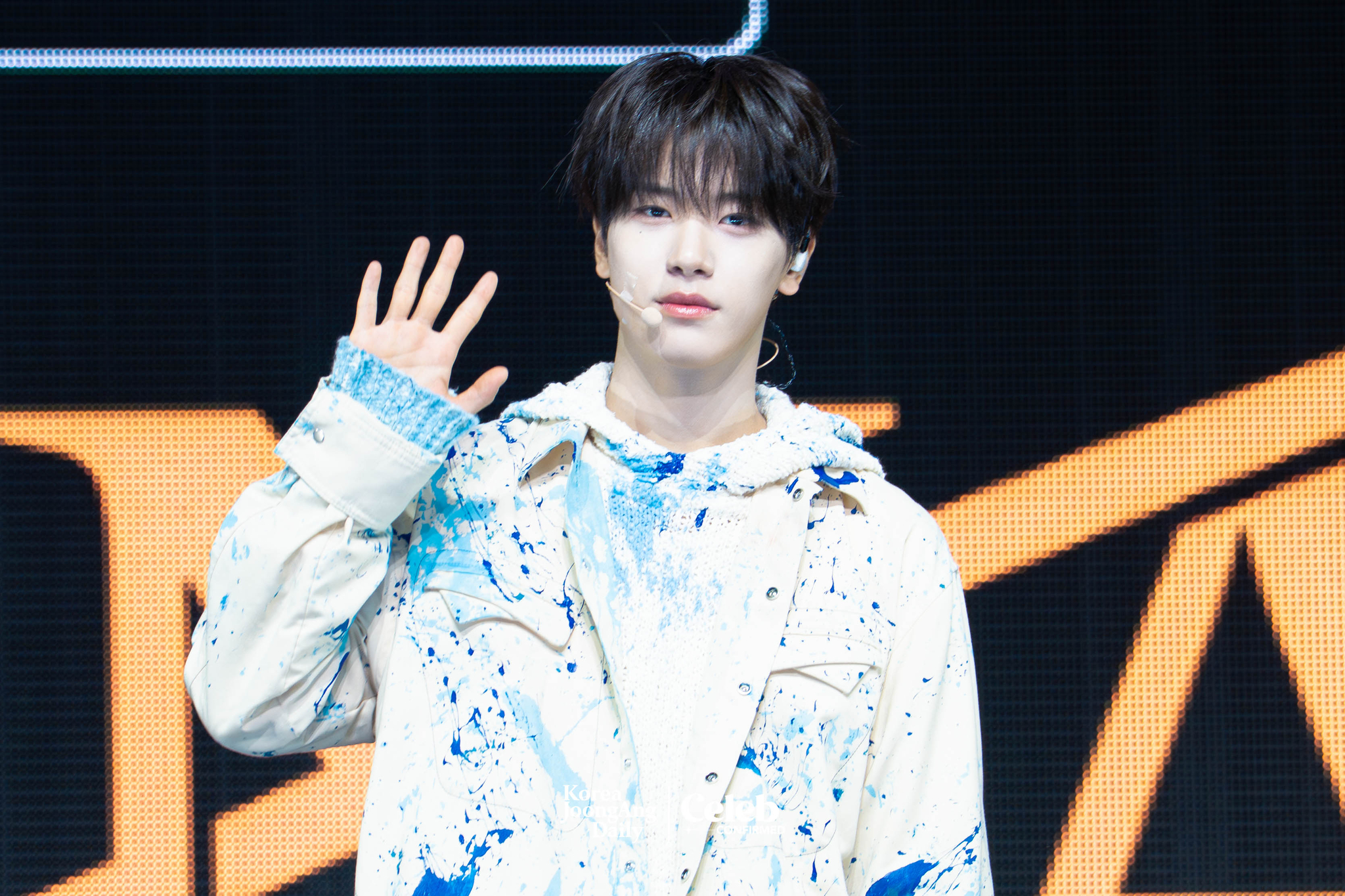 Close Your Eyes' Song Seung-ho poses for photos during a showcase held at the Yes24 Live Hall in eastern Seoul on April 2 for the release of the first EP “Eternalt.” [DANIELA GONZALEZ PEREZ]