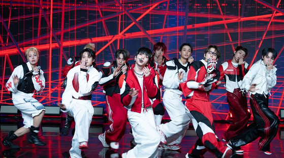 Members of boy band xikers perform the band's new song ″Breathe″ during a showcase held on April 3 at the Ilchi Art Hall in southern Seoul. [DANIELA GONZALEZ PEREZ]