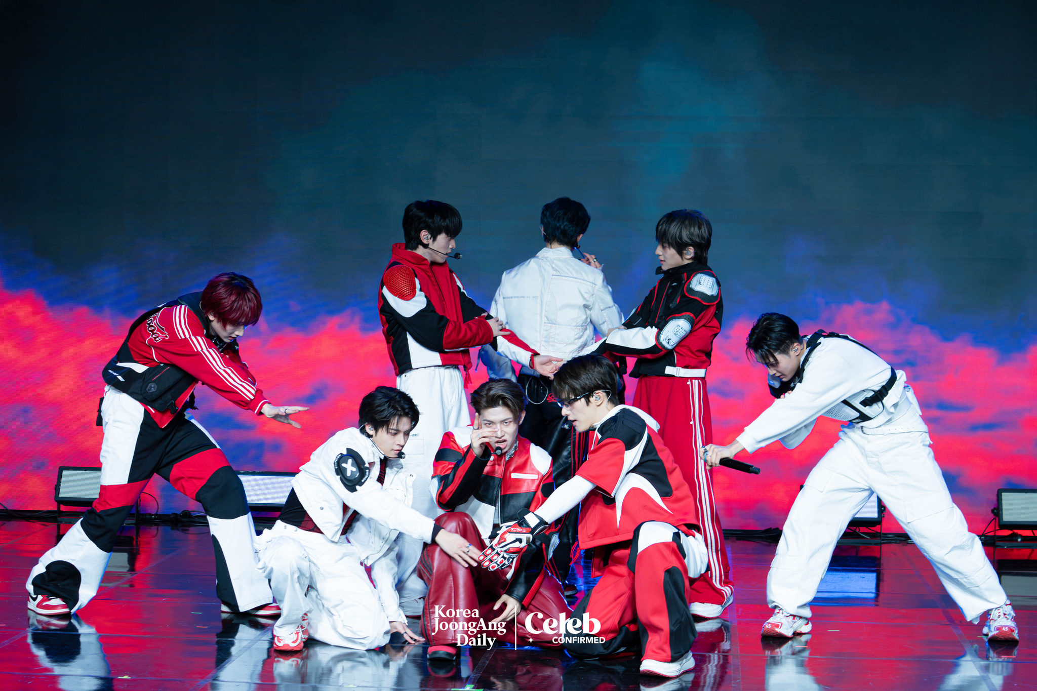 Boy band xikers performs lead track “Breathe” during a showcase held on April 3 at the Ilchi Art Hall in Gangnam District, southern Seoul for the release of the fifth EP, ″House of Tricky: Spur.” [DANIELA GONZALEZ PEREZ]