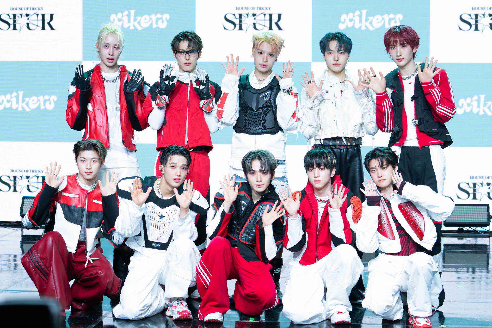 Members of boy band xikers pose for photos during a showcase held on April 3 at the Ilchi Art Hall in southern Seoul. [DANIELA GONZALEZ PEREZ]