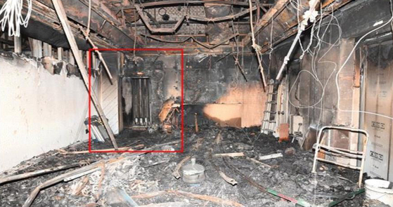Busan police concluded that welding had been the direct cause of a fire that broke out at the construction site of the Banyan Tree Haeundae Busan on Feb. 14 that killed six workers. Police disclosed the pictured first floor, where the welding took place, on April 7. [YONHAP] 