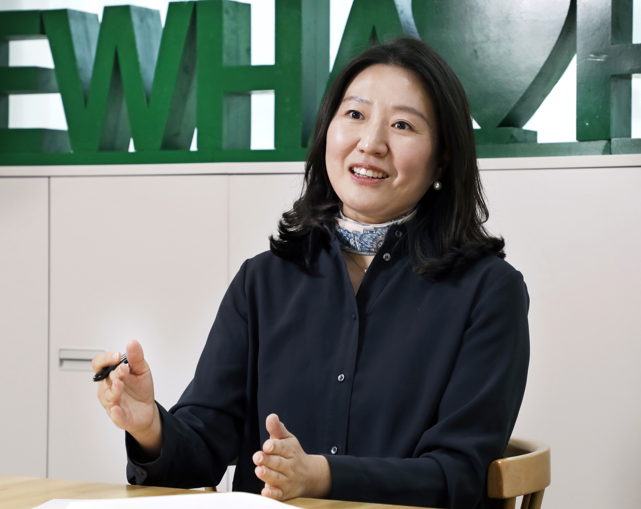 Kim Ji-hye, dean of Ewha Womans University's Global Scholars Program, talks during an interview with the Korea JoongAng Daily on April 7. [PARK SANG-MOON]