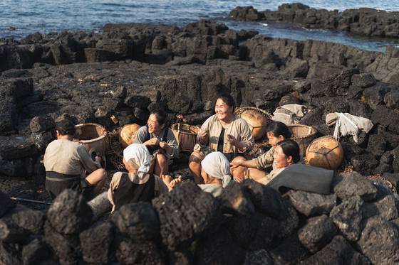 A behind-the-scenes still from Netflix series ″When Life Gives You Tangerine″ [NETFLIX] 