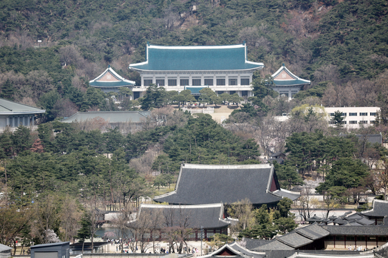 The Blue House in central Seoul on April 6 [YONHAP]
