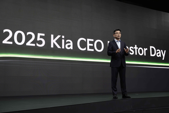 Kia CEO Song Ho-sung explains the company's visions for 2030 during the 2025 CEO Investor Day held in central Seoul on April 9. [KIA]