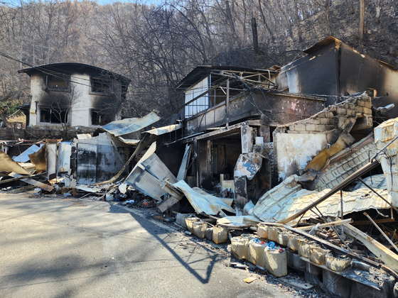 Restaurants near Dalgi medicinal spring in Cheongsong, North Gyeongsang ares seen destroyed by wildfires on March 28. [KIM JUNG-SEOK]