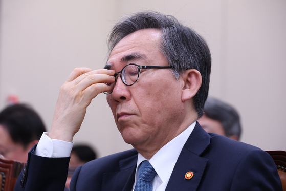 Foreign Minister Cho Tae-yul attends an emergency meeting on the designation by the U.S. Department of Energy (DOE) of South Korea as a sensitive country at a plenary session of the Foreign Affairs and Unification Committee held at the National Assembly in Yeouido, western Seoul on March 24. [NEWS1]