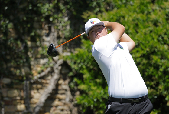 Im Sung-jae hits a shot during the Masters Tournament at Augusta National Golf Club in Georgia on April 13. [REUTERS/YONHAP] 